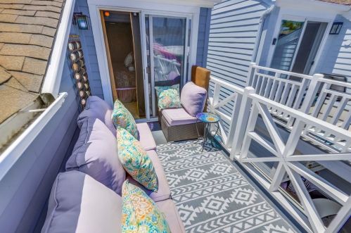 24 Bolivar St, Newport Beach CA  92663-4420 exterior