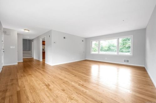 16 Bonwit Rd, Rye Brook NY  10573-1936 exterior