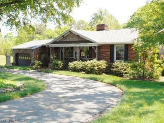 4734 Kernersville Rd, Kernersville, NC 27284-8111