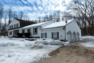 100 Station Rd, Morganville, NJ 07751-1149