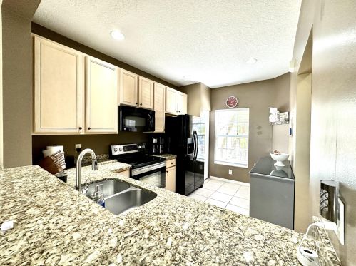 6432 Park Lk Cir, Boynton Beach FL  33437-3228 exterior