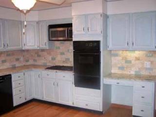 555 Hudson St, Seabrook NH 03874-4825 exterior
