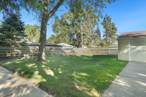 9248 Cottage Grove Pl, Hammond IN  46322-2819 exterior