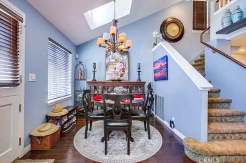 24 Bolivar St, Newport Beach CA  92663-4420 exterior