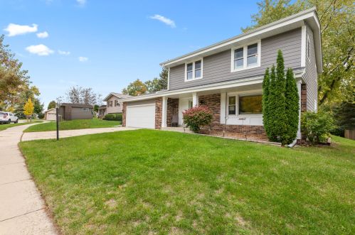 2901 Buckingham Ct, Waukesha, WI 53188-1388