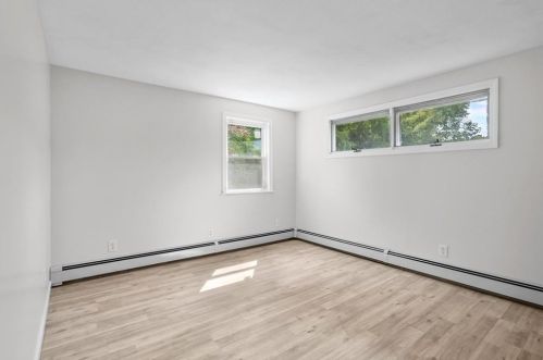 5 Baldwin Dr, Providence RI  02919-1512 exterior