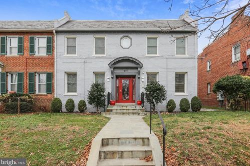 913 Quincy St, Washington, DC 20011-5713