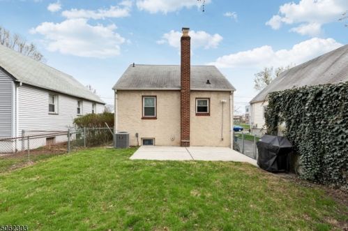 122 Hawthorne St, Roselle Park NJ  07204-1813 exterior