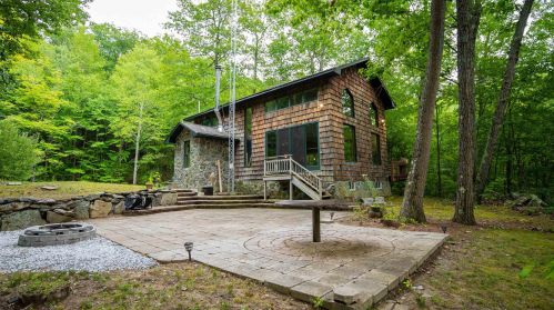 1044 Plain Rd, Hinsdale NH  03451-2150 exterior