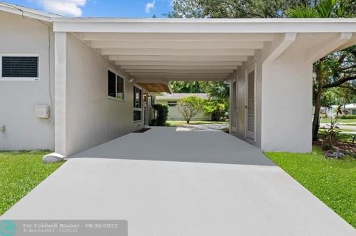 2110 44th Ave, Hollywood FL  33021-4210 exterior