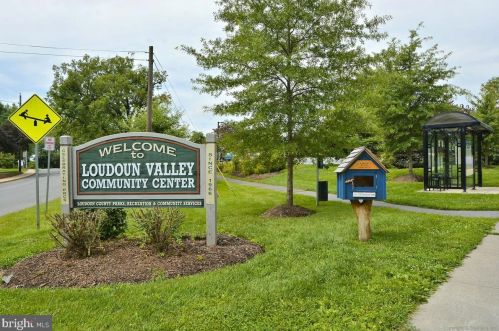 527 Rugby Ct, Purcellville VA  20132-3415 exterior