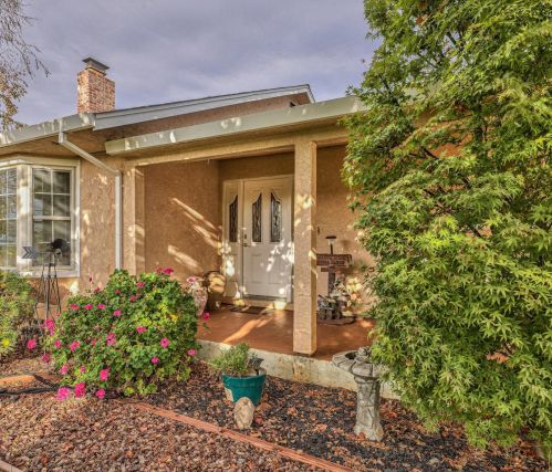 10750 6th St, Gilroy, CA 95020-9250
