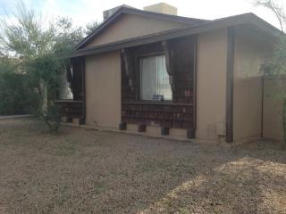 5229 Mauna Loa Ln, Glendale, AZ 85306-3927