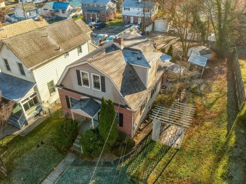 1035 School St, Moon Twp, PA 15108-1936