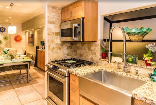 3845 Bayside Ln, San Diego CA 92109-7231 exterior