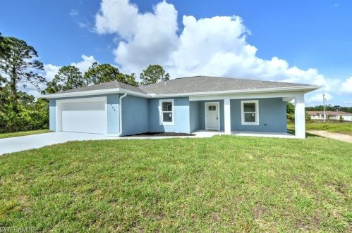 764 Oakridge Ave, Lehigh Acres, FL 33974-9505