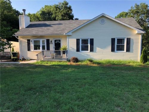 4204 Studio Ln, Greensboro, NC 27407-4289