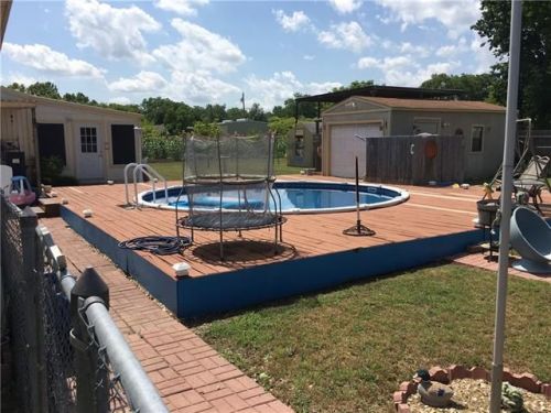 207 Eckhart Ave, Thrall, TX 76578-1755