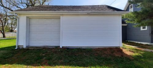 384 Wood St, Wilmington OH  45177-1239 exterior