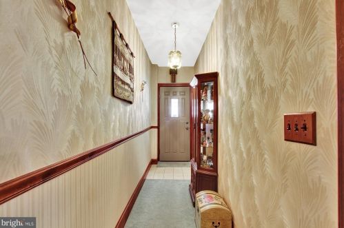 24 Linden Ave, Red Lion, PA 17356-1920