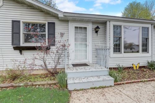 311 Meadow Ln, Poynette, WI 53955-9349