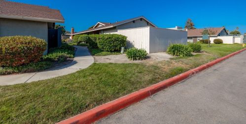 357 Los Arbolitos Blvd, Oceanside CA 92058-1526 exterior