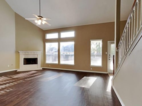 2002 Lulach Ln, Conroe TX  77301-7302 exterior