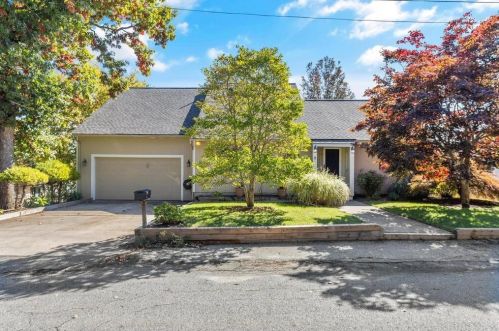 9 Noto Dr, North Providence RI  02904-2905 exterior