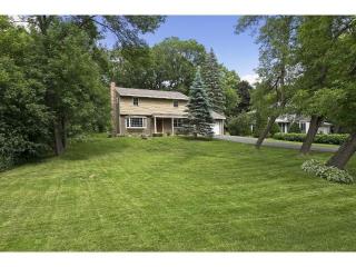 3589 Larchwood Dr, Hopkins MN  55345-1129 exterior