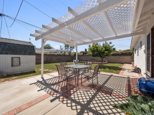 25206 Doria Ave, Lomita CA  90717-1720 exterior