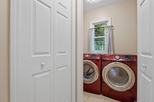 22 Roseleah Ave, Plainville CT  06062-2718 exterior