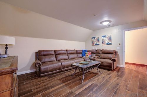 10956 Calle Oro Verde, Valley Center CA  92082-4201 exterior