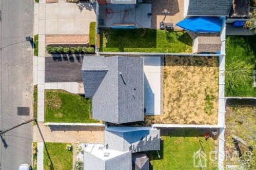 204 Grove Ave, Woodbridge NJ  07095-2337 exterior