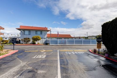 17100 Gramercy Pl, Gardena CA  90247-5257 exterior