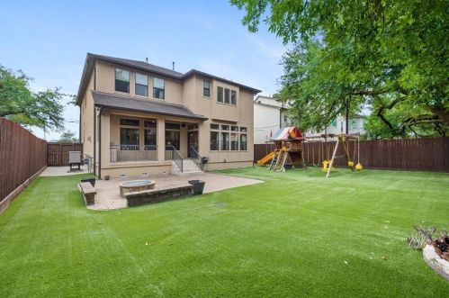 4806 Maple St, Bellaire, TX 77401-5729