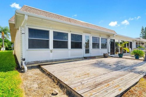 192 Boca Ciega Pt Blvd, Saint Petersburg FL  33708-2738 exterior