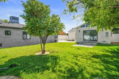 8042 Irvine Ave, North Hollywood CA  91605-1646 exterior