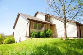 1927 Crescent Dr, Manhattan KS  66503-7538 exterior