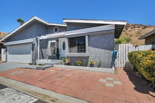31938 Cinnabar Ln, Santa Clarita, CA 91384-3184