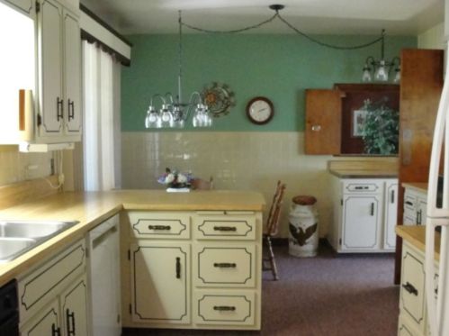 1004 Linden Dr, Jeannette PA  15644-2841 exterior