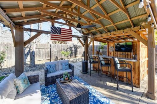 130 Remington Dr, Folsom CA  95630-4824 exterior