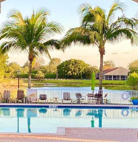 7868 Gardner Dr, Naples, FL 34109-0607