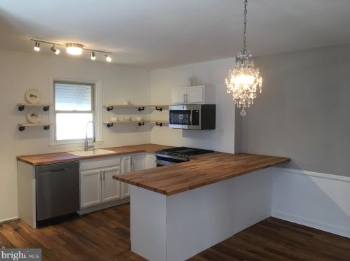 403 Scott St, Wilmington, DE 19805-3017