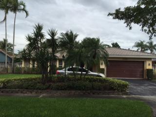 5031 36th Ct, Hollywood FL  33021-2232 exterior