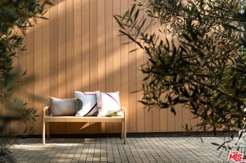 4552 Wortser Ave, North Hollywood CA  91604-1015 exterior