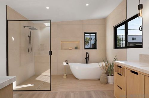 1855 Reed Ave, San Diego CA  92109-5446 exterior