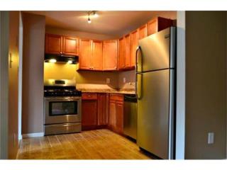 313 Cricket Ln, Woodbridge, NJ 07095-1517