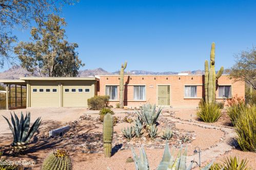 9135 Indian Hills Rd, Tucson, AZ 85749-9359