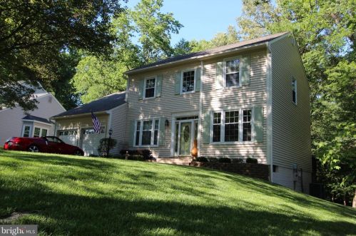 12595 Cricket Ln, Woodbridge, VA 22192-5239