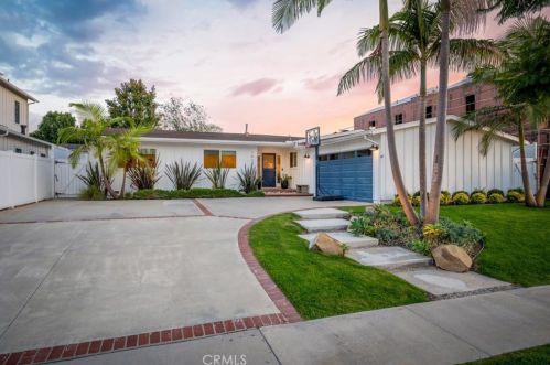 1429 Mariners Dr, Newport Beach, CA 92660-4413